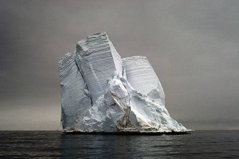 Camille_Seaman_Iceberg
