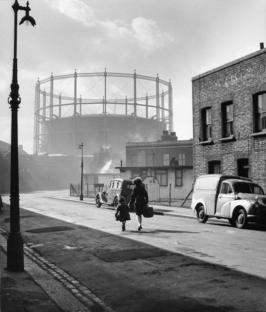Wolf-suschitzky-nine-elms-london-1955