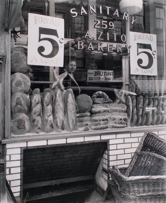 Bread-Store-259-Bleecker-Street-Manhattan-833x1024