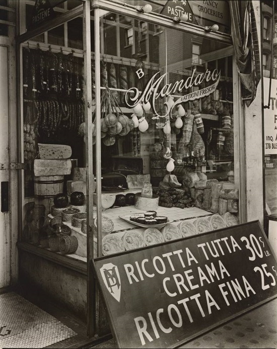 Cheese-Store-276-Bleecker-Street-Manhattan-825x1024