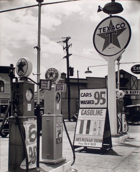 Gasoline-station-Tremont-Avenue-and-Dock-Street-Bronx-849x1024
