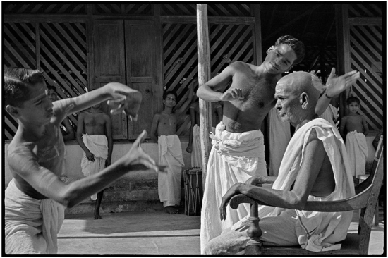 Henri-Cartier-Bresson-india3