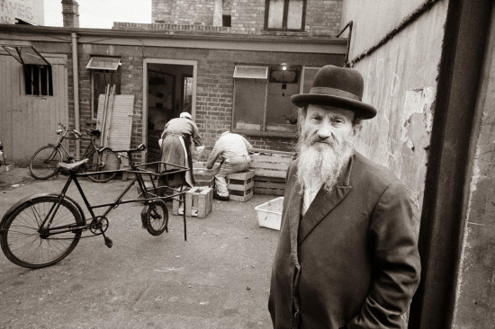 Street Scenes of England in the 1960s-70s (5)