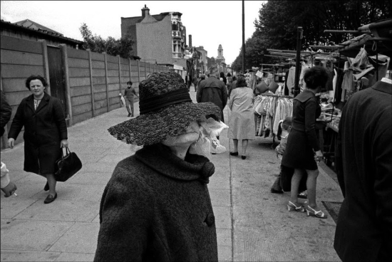 Street Scenes of England in the 1960s-70s (26)