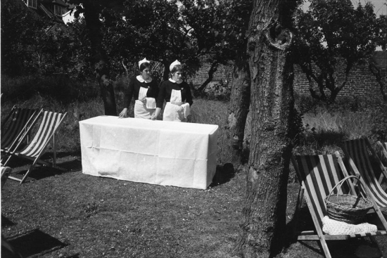 Ray-jones-dickens-festival-broadstairs-c1967-2