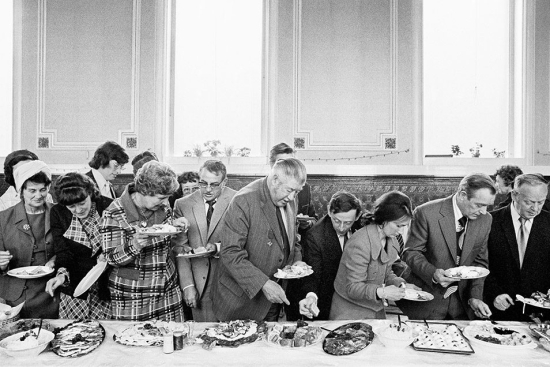 Parr-Mayor-of-Todmorden’s-inaugural-banquet-Todmorden-West-Yorkshire-England-1977-by-Martin-Parr-_-Magnum-Photos-954x636