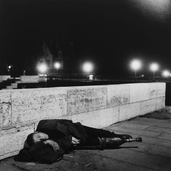 Roger-Schall-Clochard-Unijambiste-1935