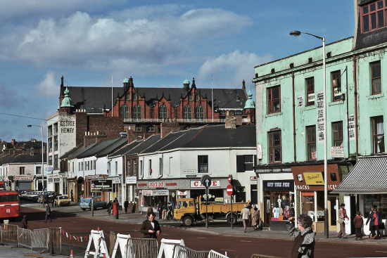 Ermel-Westmorland-Road-Newcastle-opposite-Marlborough-Crescent-bus-station-in-1977