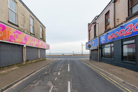 Early-morning-in-blackpool-stuart-allen