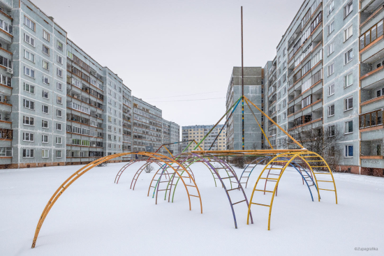 Soviet-playgrounds2