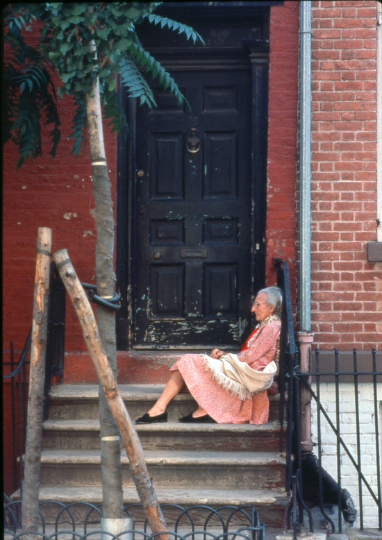 Stoopsitters_NYC_1970s-mn